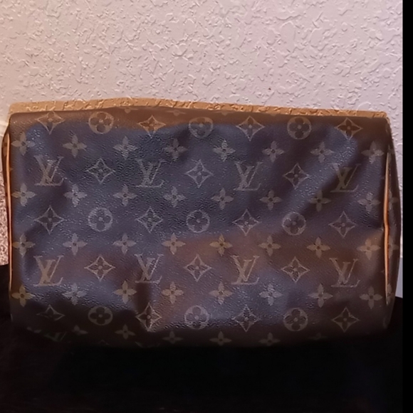 😍The 1ST Of LV Collection😍 - Picture 9 of 16